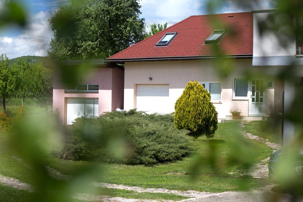 Apartment Oreskovic Otocac Exterior photo