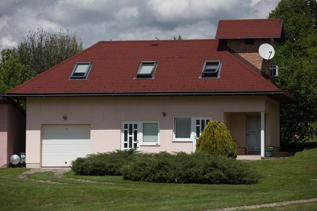 Apartment Oreskovic Otocac Exterior photo