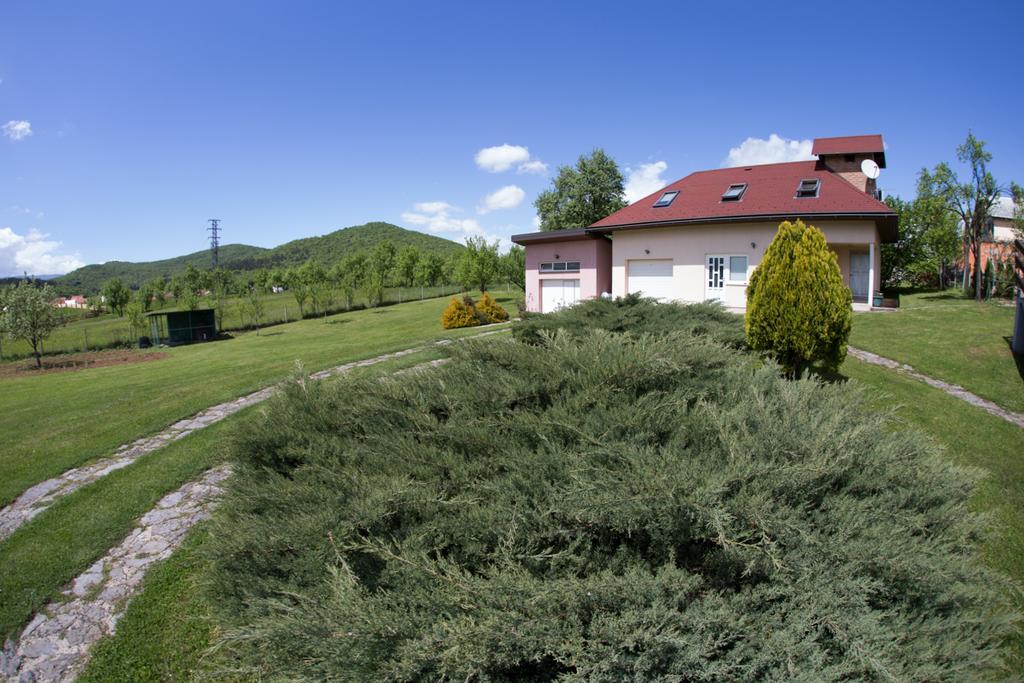 Apartment Oreskovic Otocac Exterior photo