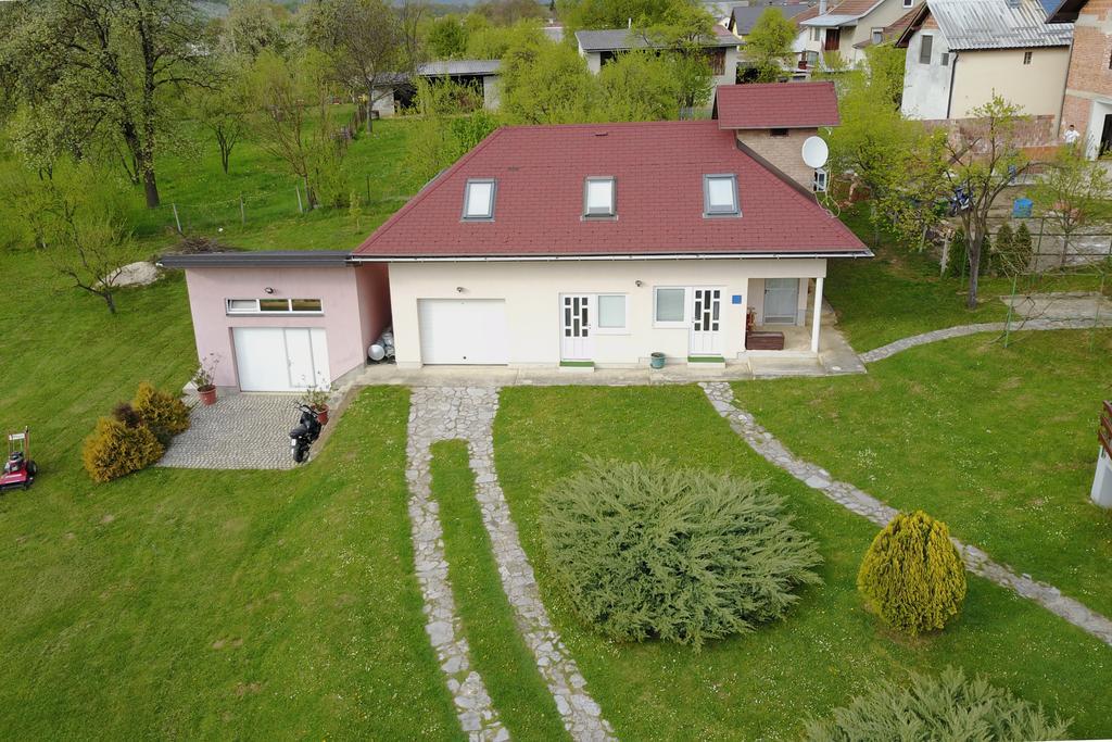 Apartment Oreskovic Otocac Exterior photo